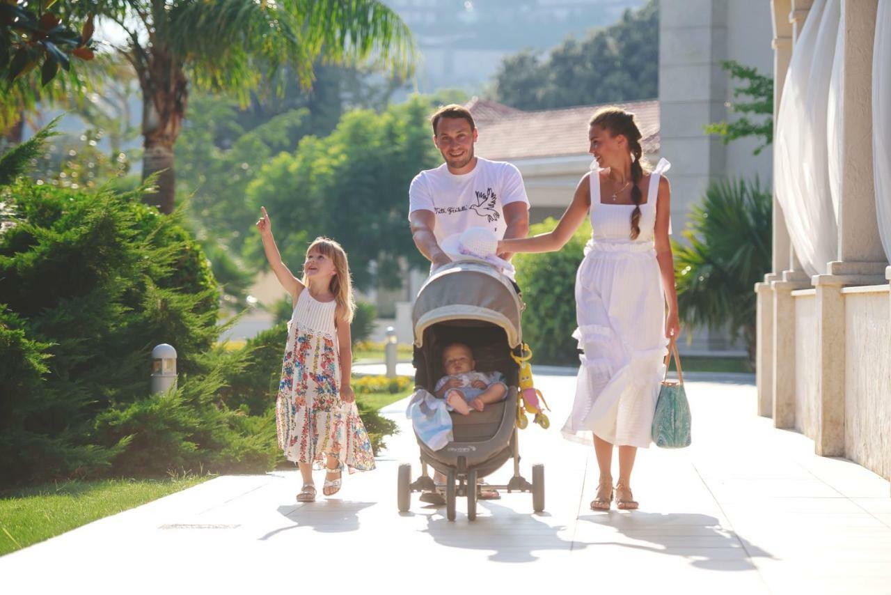 Splendid Conference & Spa Resort Budva Ngoại thất bức ảnh Family