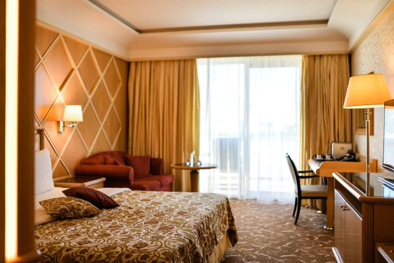 Splendid Conference & Spa Resort Budva Ngoại thất bức ảnh A room at the hotel