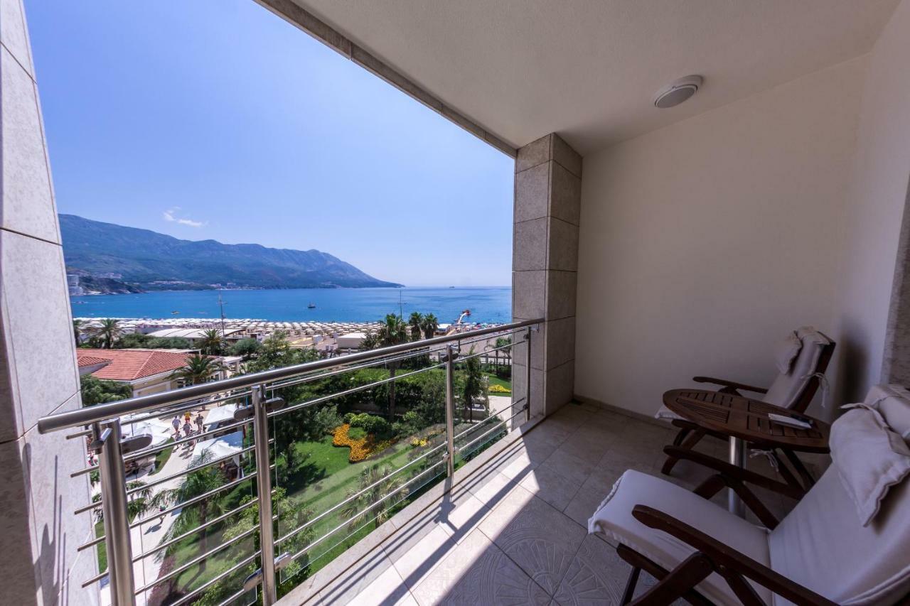 Splendid Conference & Spa Resort Budva Ngoại thất bức ảnh A balcony in Greece